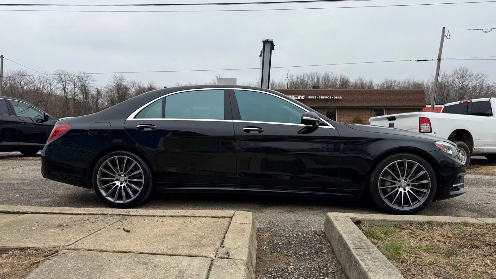 Used 2015 Mercedes-Benz S 550 4MATIC Sedan image 4