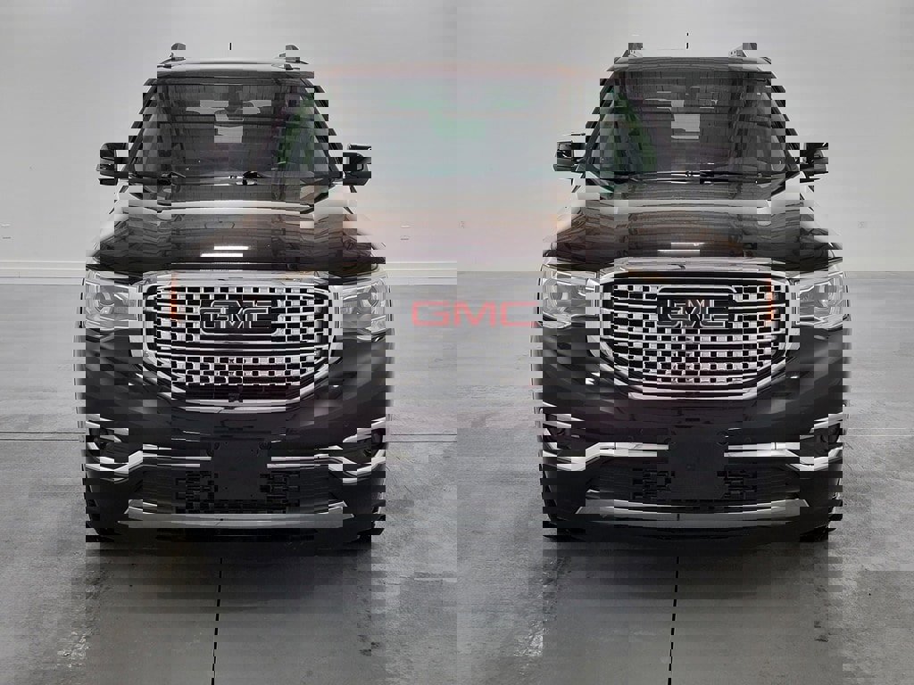 Used 2018 GMC Acadia Denali w/ Technology Package image 3