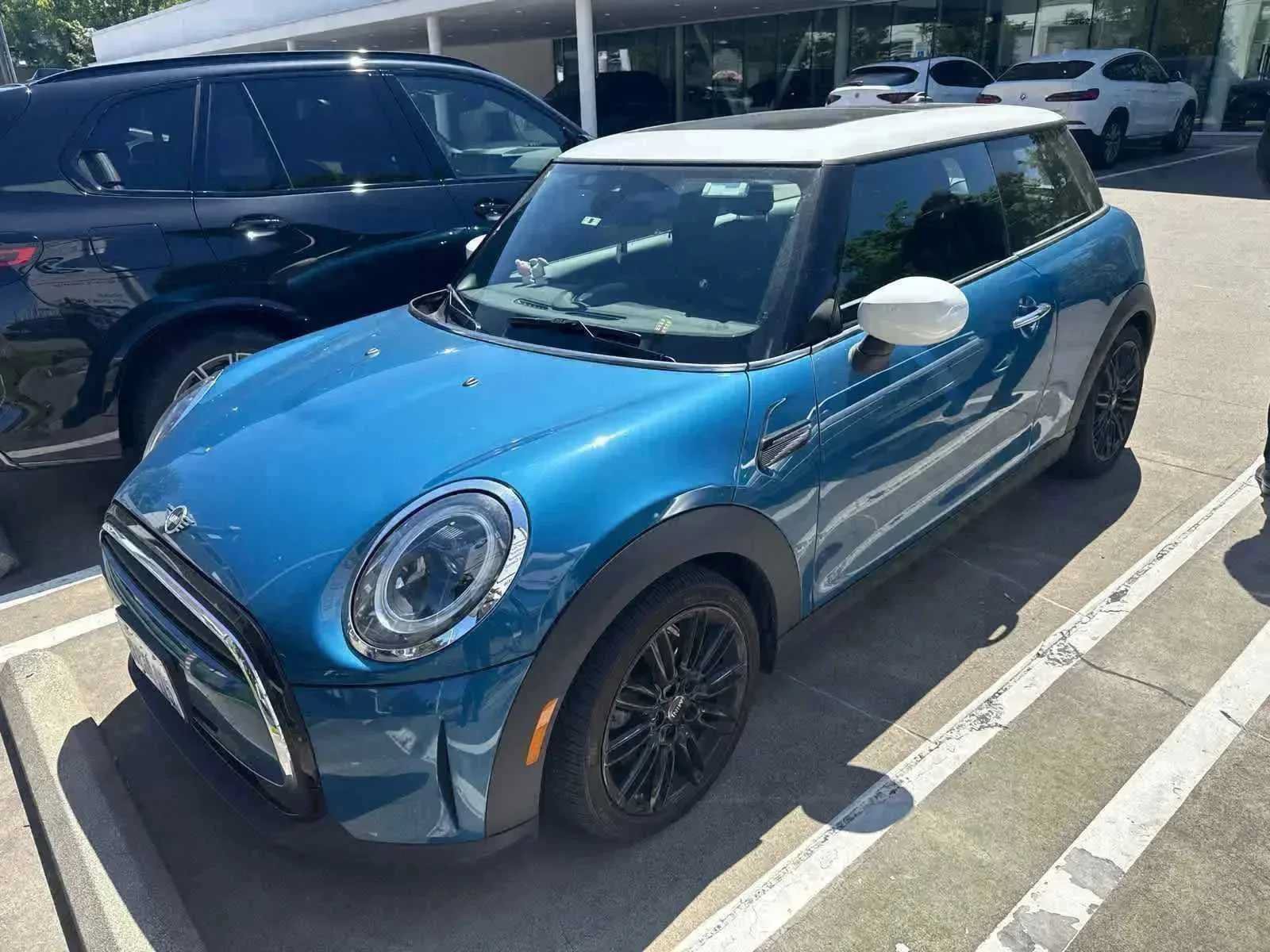 Used 2022 MINI Cooper 2-Door Hardtop FWD image 3