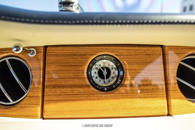 Used 2010 Rolls-Royce Phantom Drophead Coupe RWD image 35