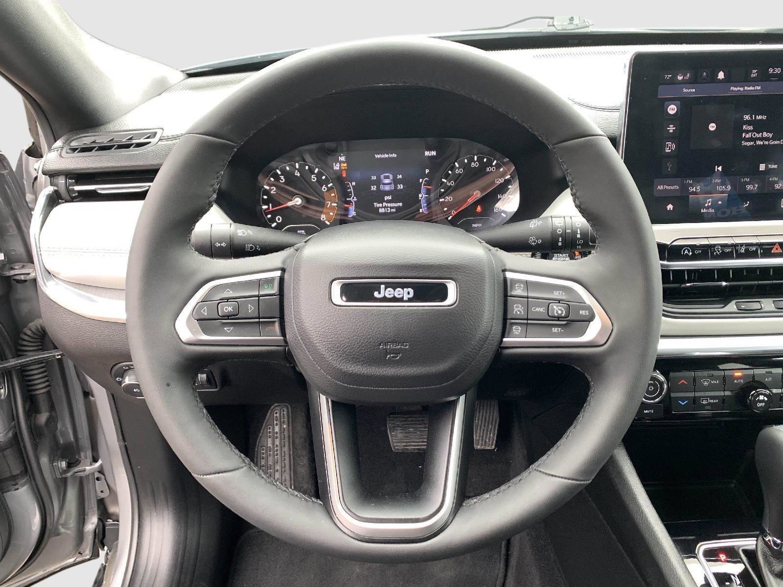 Used 2023 Jeep Compass Limited image 14