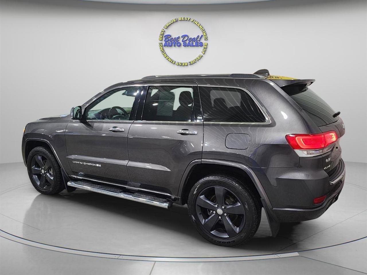 Used 2015 Jeep Grand Cherokee Overland w/ Advanced Technology Group image 4