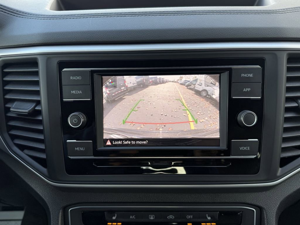 Used 2023 Volkswagen Atlas Cross Sport SE image 17