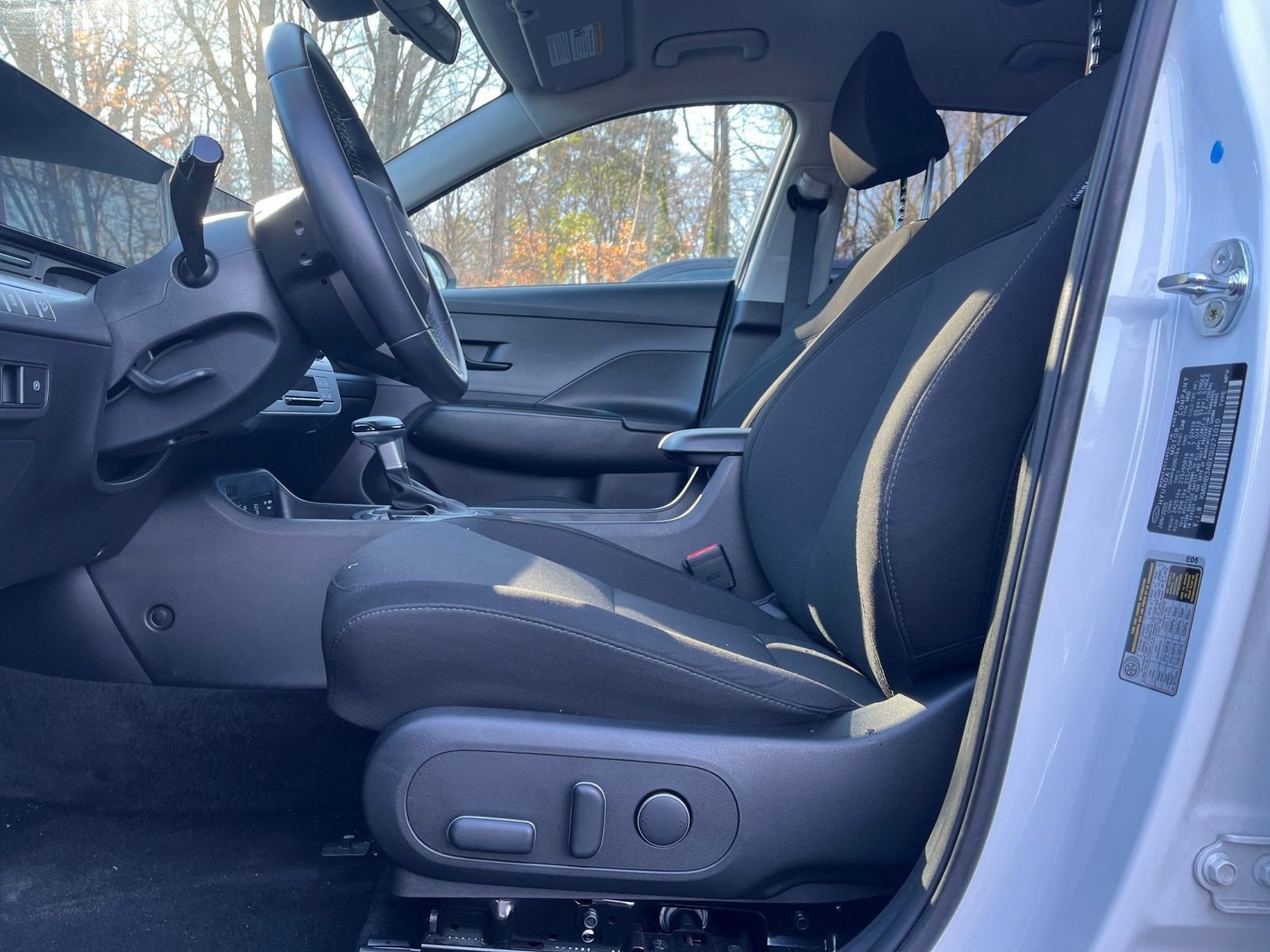 Used 2025 Hyundai Kona SEL image 27