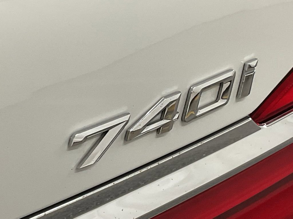 Used 2018 BMW 740i xDrive image 24