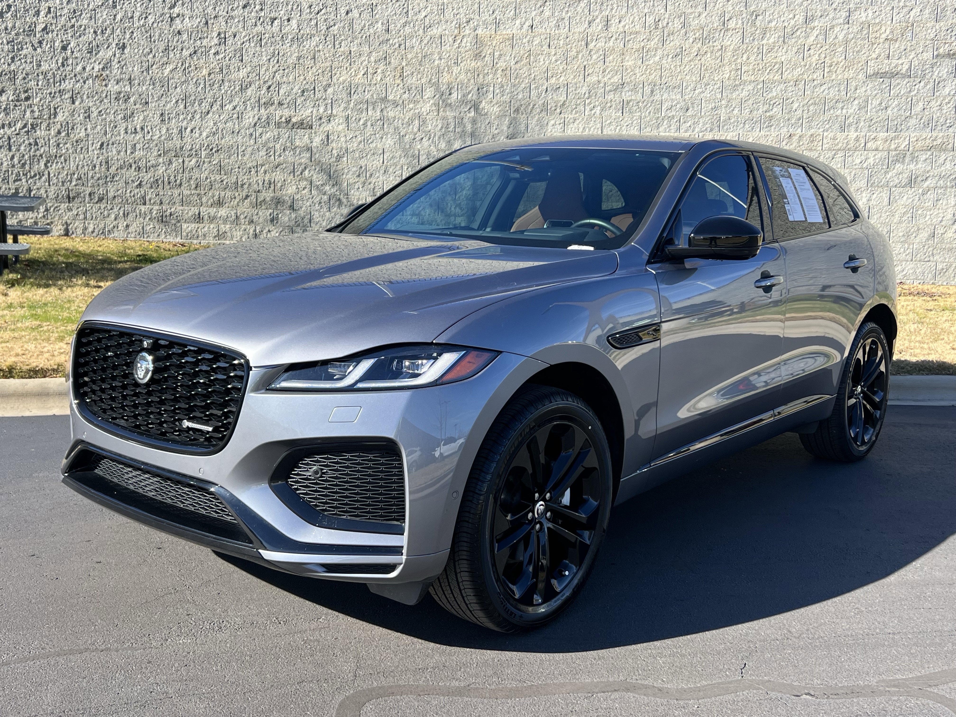 Certified 2025 Jaguar F-PACE R-Dynamic S image 2