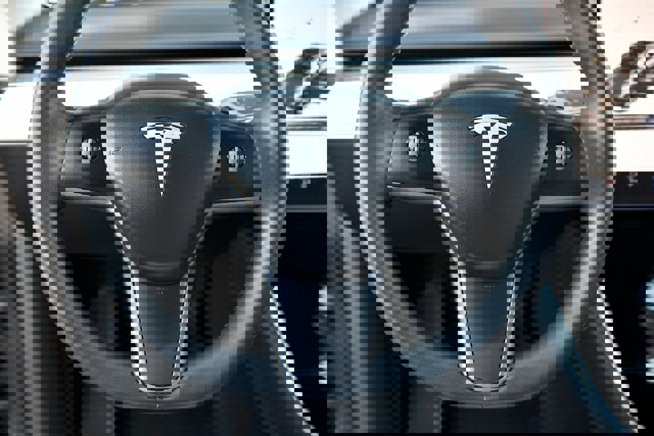 Used 2021 Tesla Model Y Long Range image 20