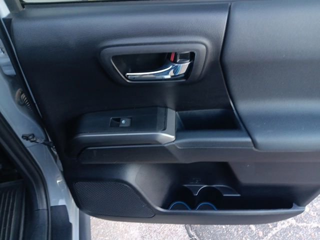 Used 2020 Toyota Tacoma image 32