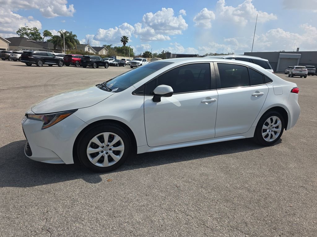 Used 2022 Toyota Corolla LE image 8