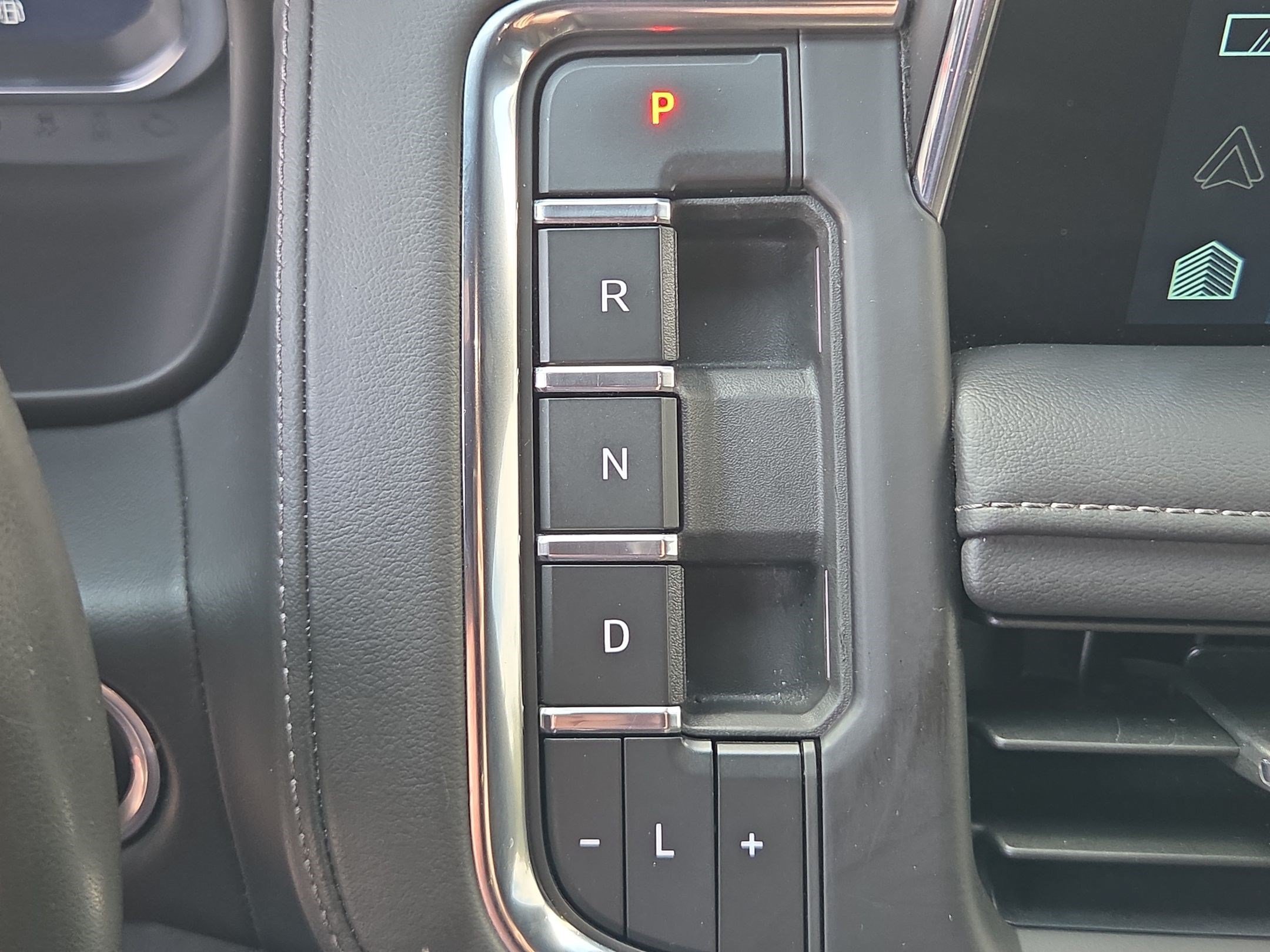 Used 2024 Chevrolet Suburban LT AWD/4WD image 22