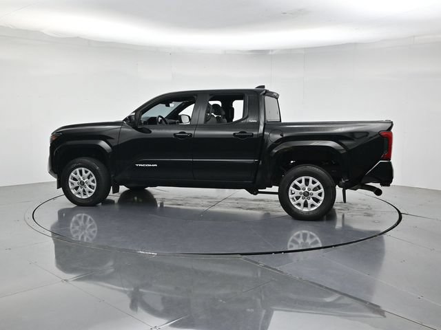 Used 2024 Toyota Tacoma SR5 AWD/4WD image 8