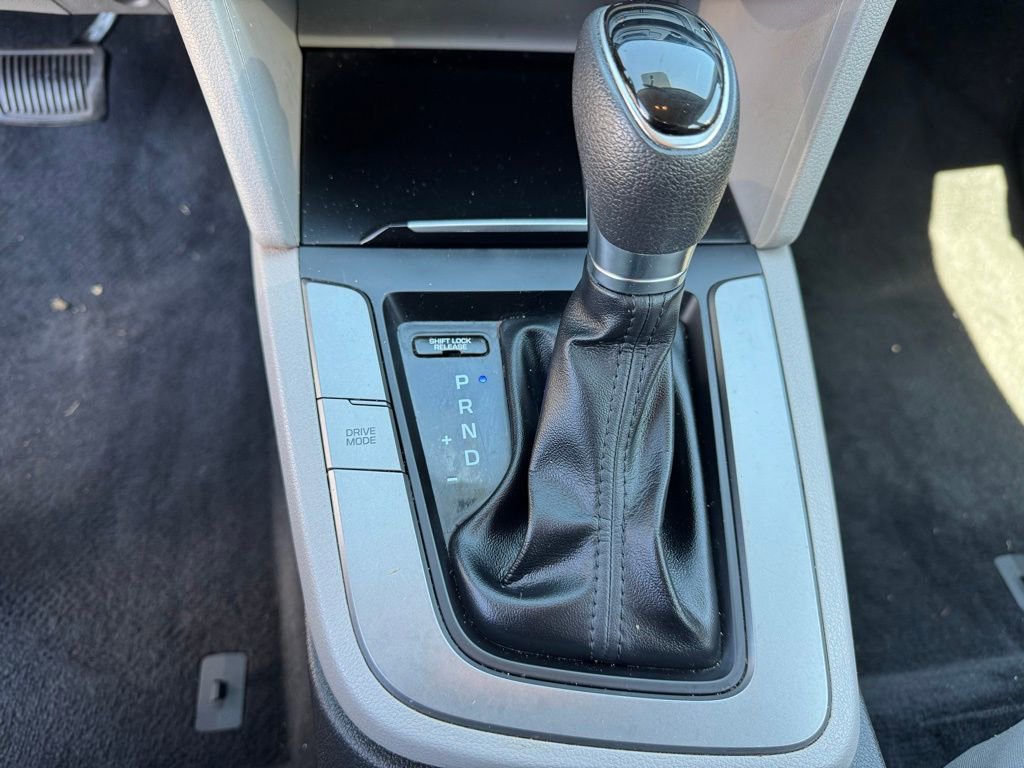 Used 2017 Hyundai Elantra SE image 10