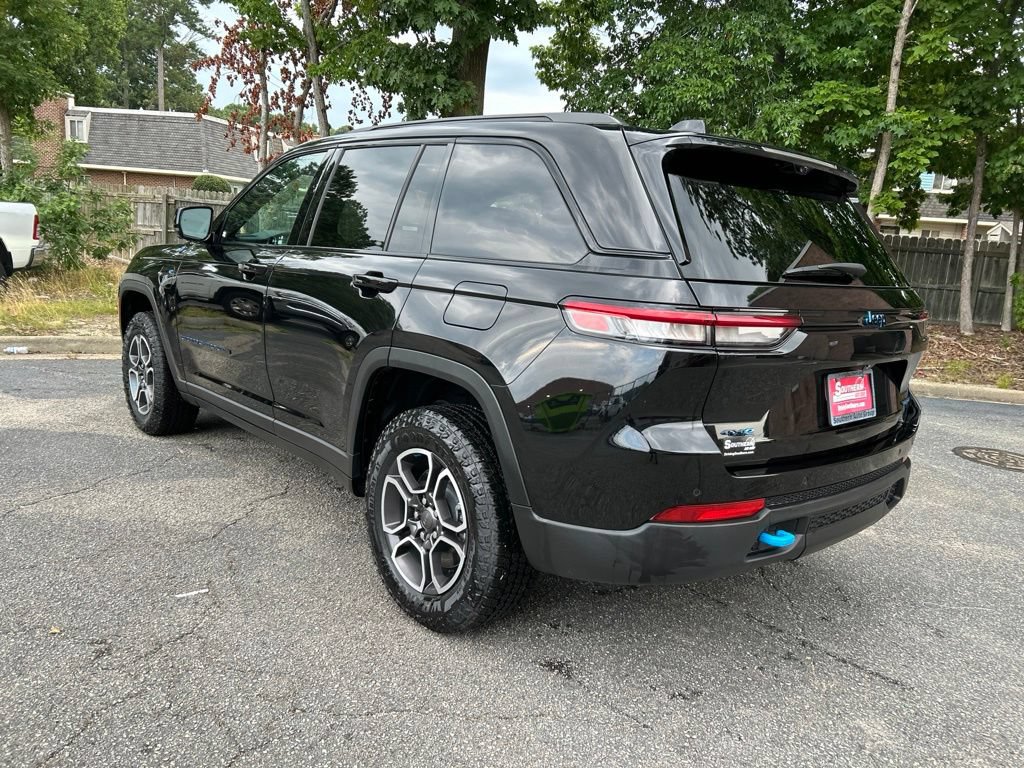 New 2024 Jeep Grand Cherokee Trailhawk w/ Advanced Protech Group II AWD/4WD image 3