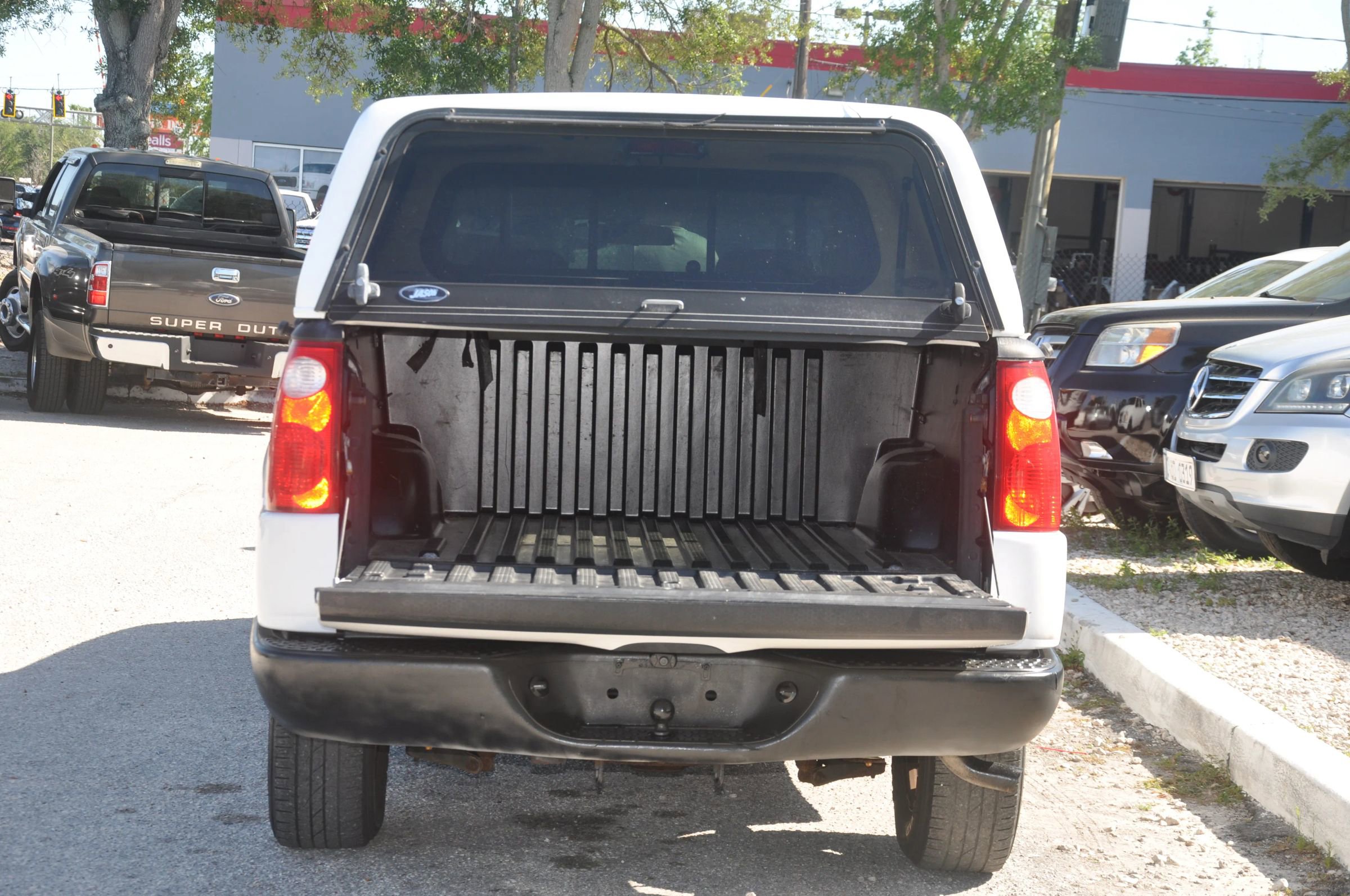 Used 2004 Ford Explorer Sport Trac XLT AWD/4WD image 19