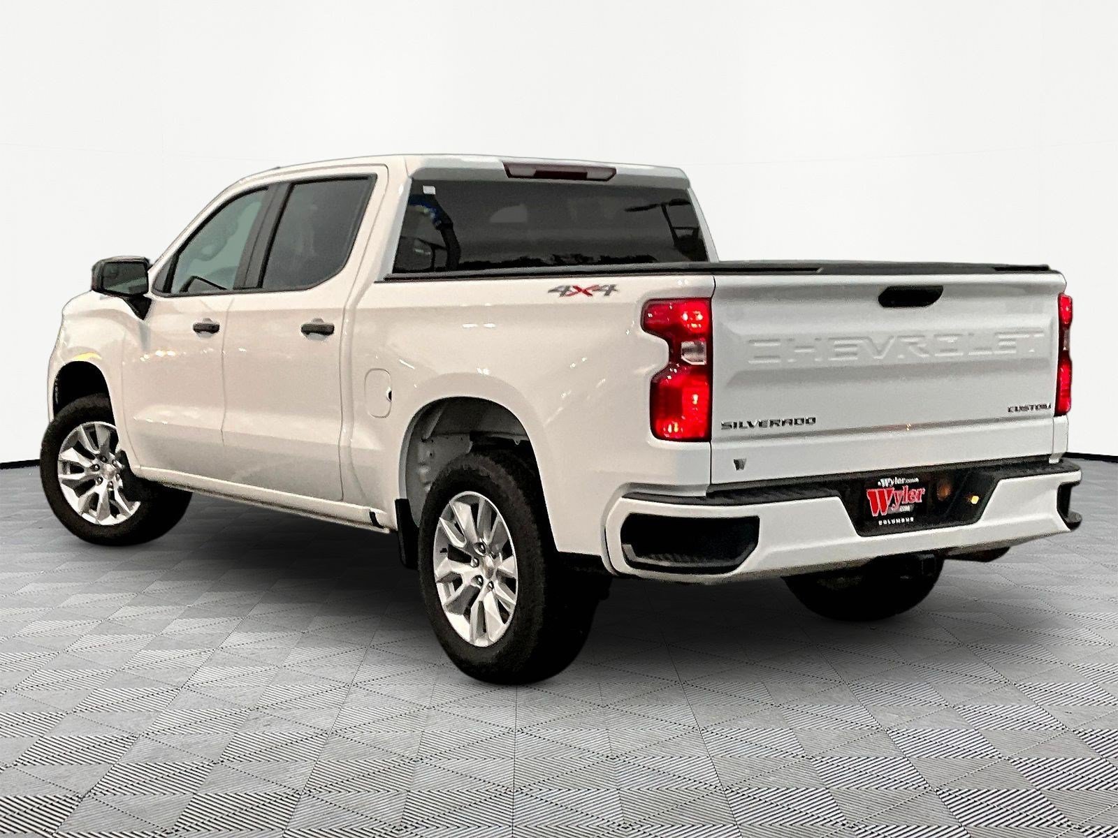 Used 2022 Chevrolet Silverado 1500 Custom AWD/4WD image 4