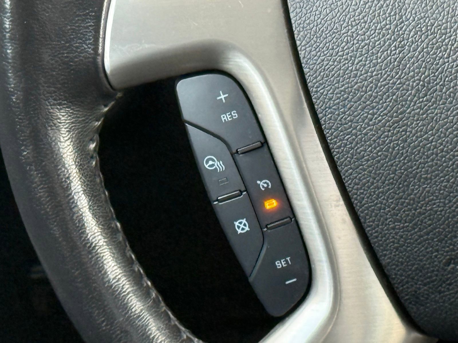 Used 2015 GMC Acadia Denali image 32