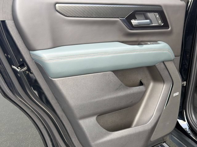 Used 2025 GMC Yukon AT4 w/ AT4 Premium Plus Package AWD/4WD image 11