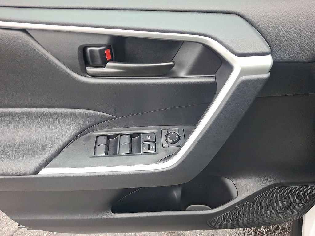 Certified 2023 Toyota RAV4 LE AWD/4WD image 13