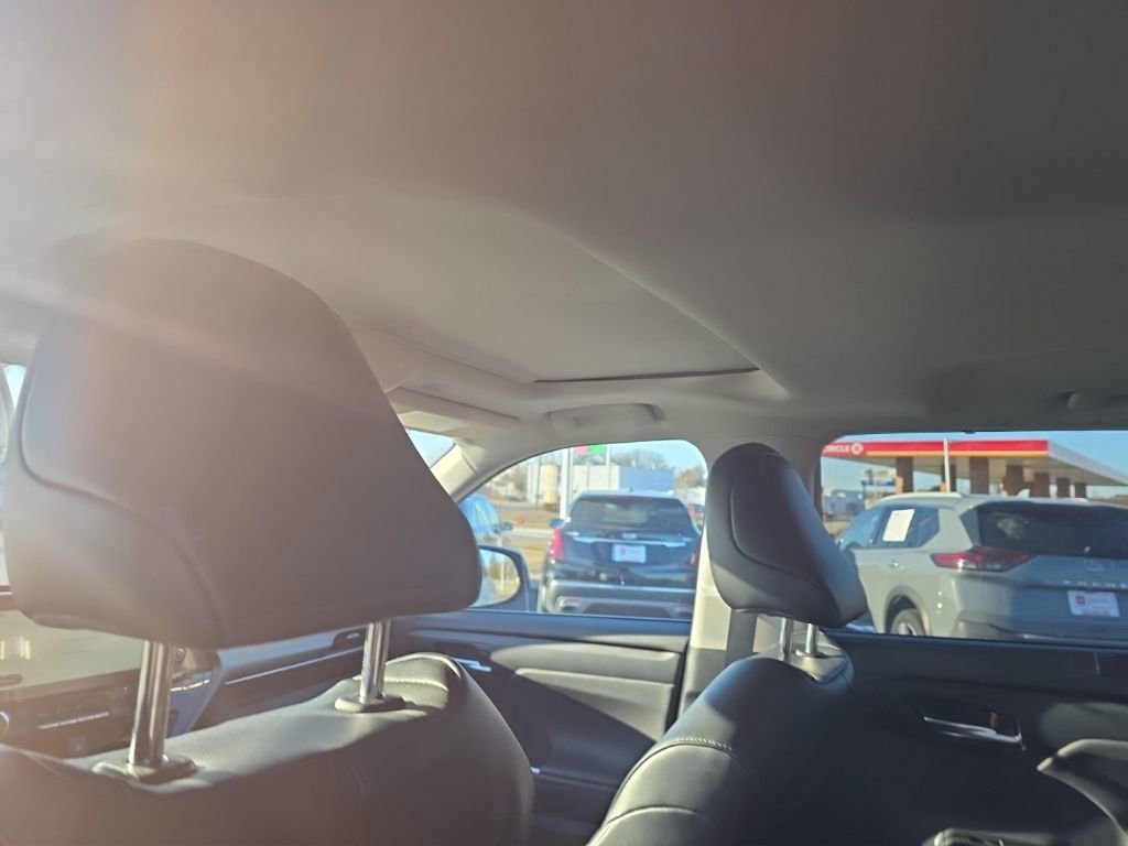 Used 2023 Toyota Highlander XLE image 11