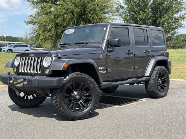 Used 2017 Jeep Wrangler Unlimited Sahara w/ Connectivity Group AWD/4WD image 2