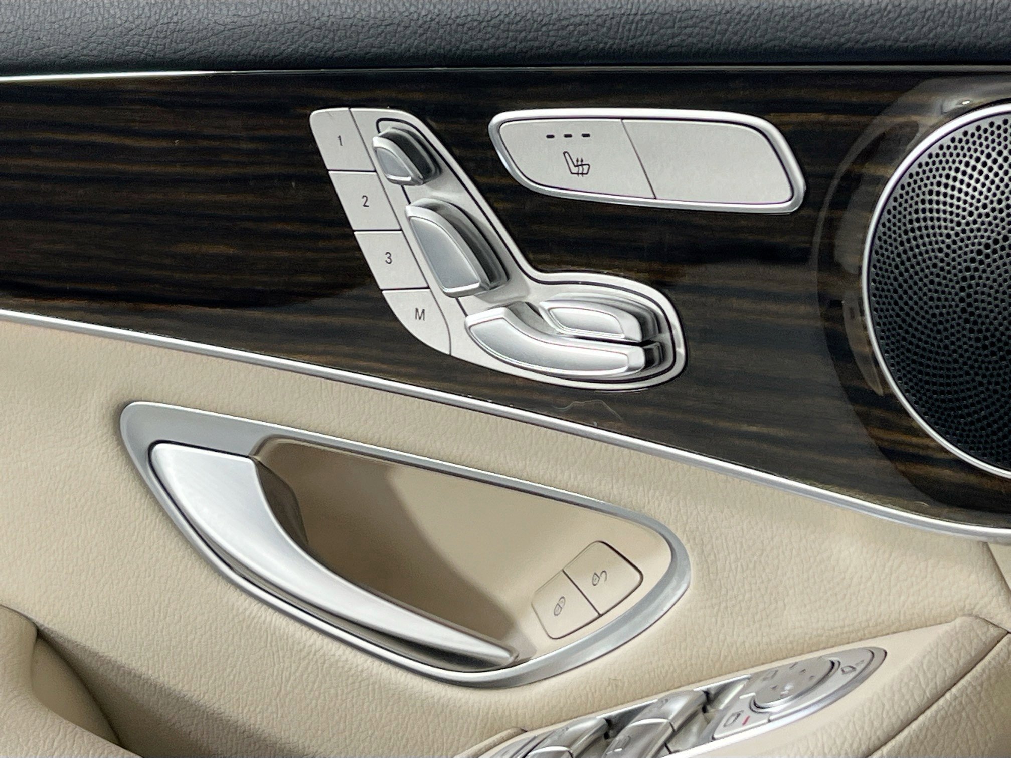 Used 2021 Mercedes-Benz GLC 300 4MATIC image 19