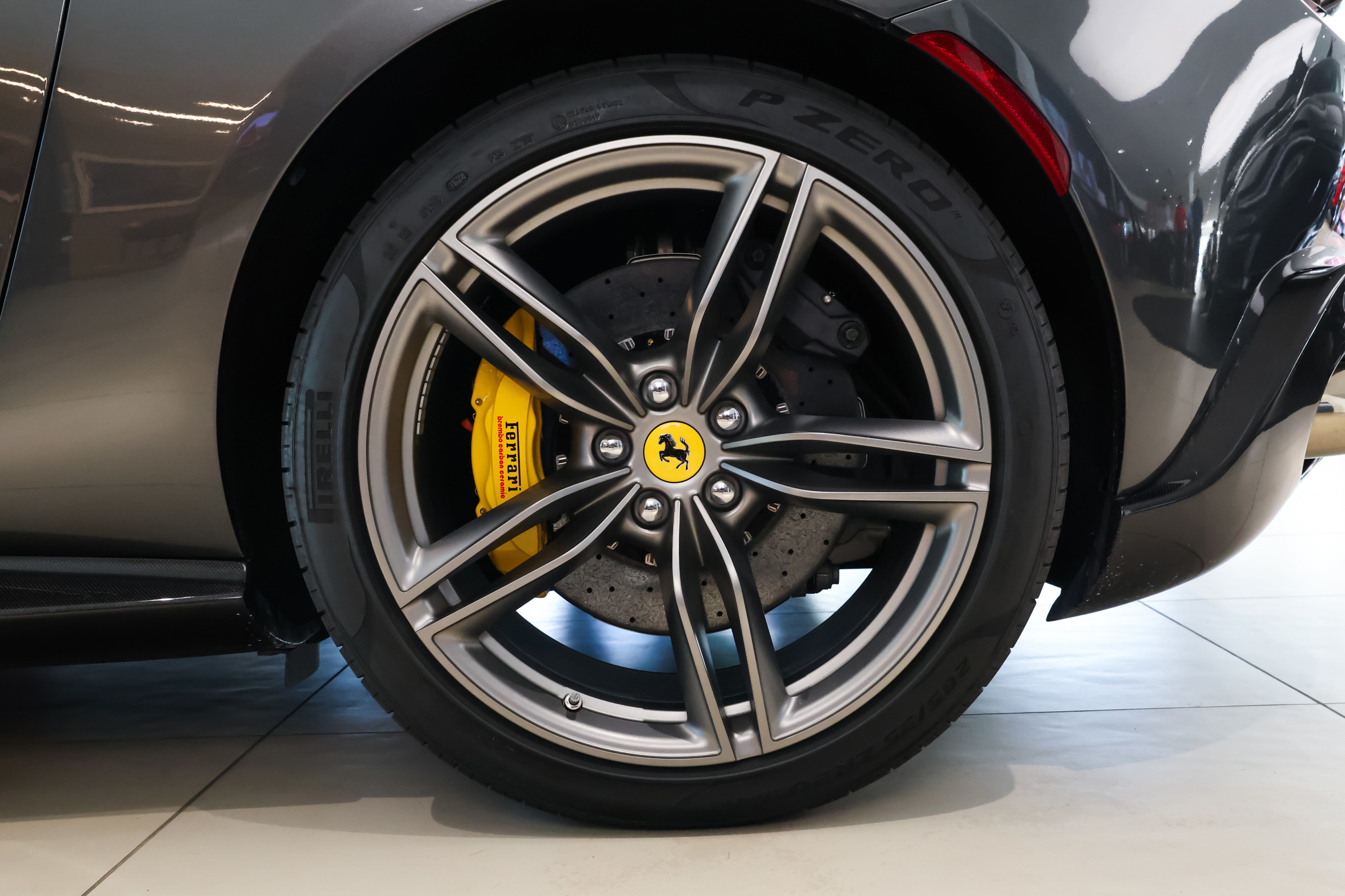 Used 2025 Ferrari Roma Spider RWD image 29