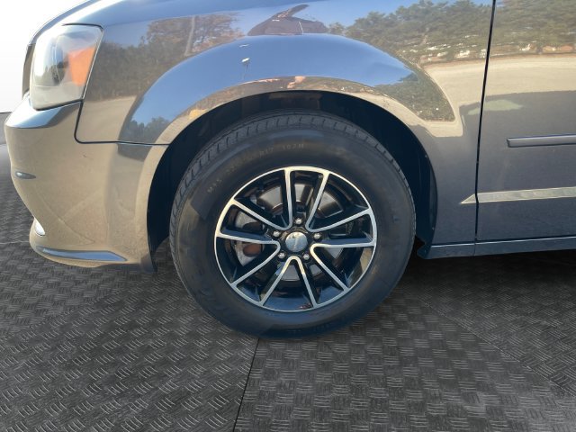 Used 2015 Dodge Grand Caravan SE w/ Quick Order Package 29E SE FWD image 14