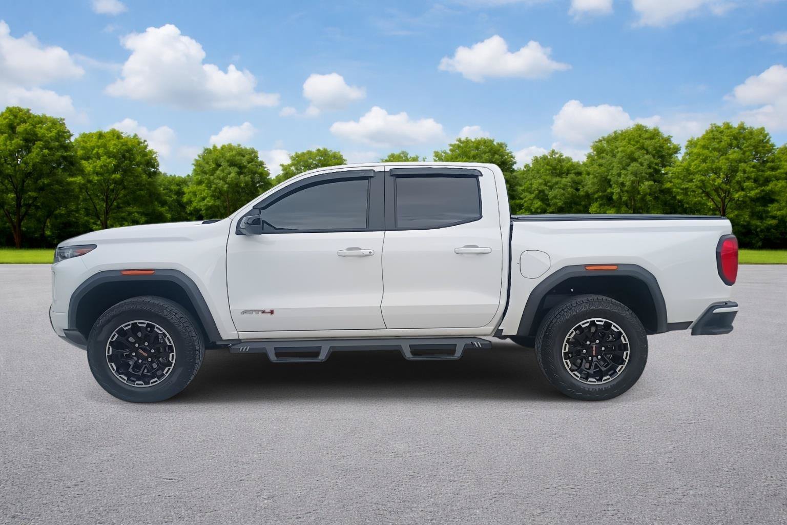 Used 2026 GMC Canyon AT4 w/ AT4 Premium Package AWD/4WD image 4
