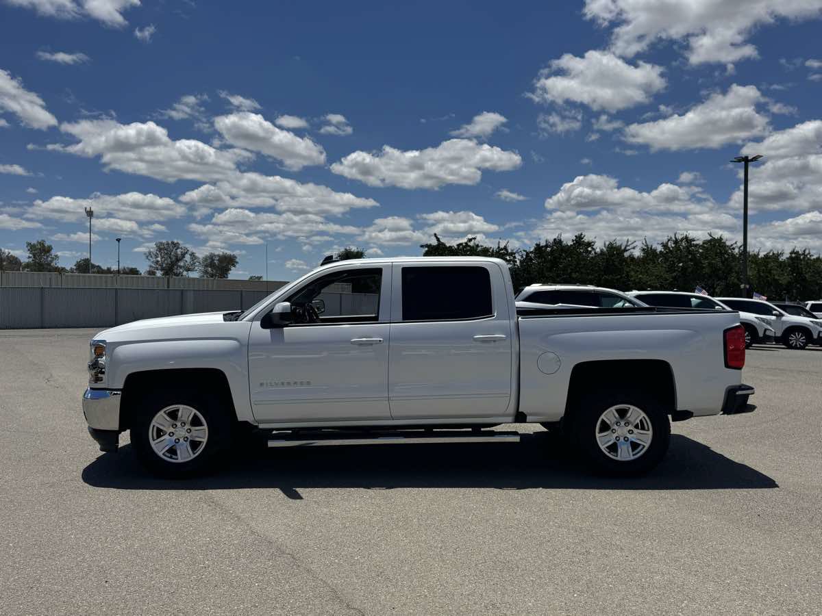 Used 2018 Chevrolet Silverado 1500 LT w/ LT Eassist Package RWD image 6