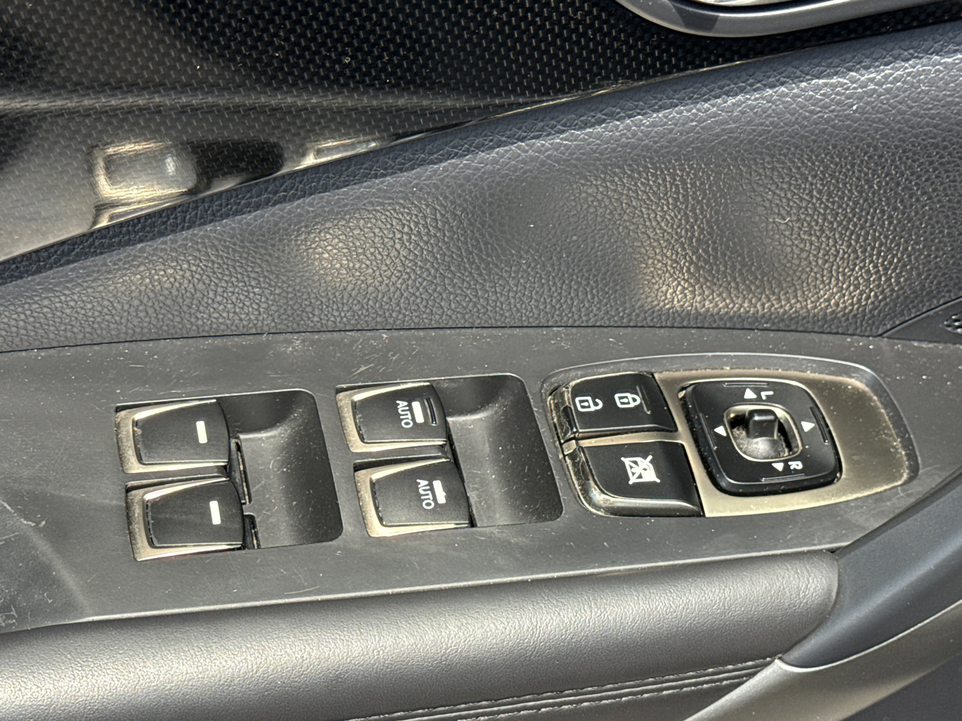 Used 2013 Hyundai Azera w/ Technology Pkg FWD image 22