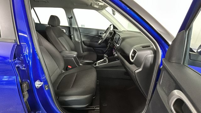 Certified 2025 Hyundai Venue SE FWD image 30
