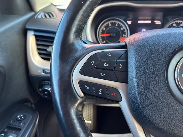 Used 2015 Jeep Cherokee Limited AWD/4WD image 39