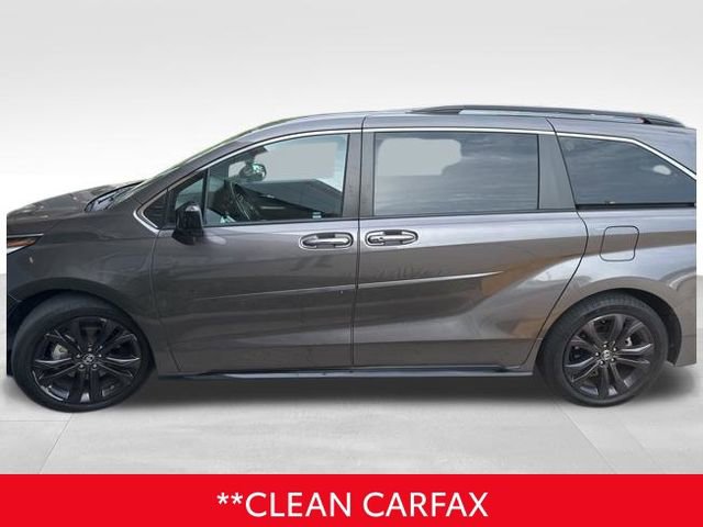 Used 2022 Toyota Sienna XSE FWD image 2