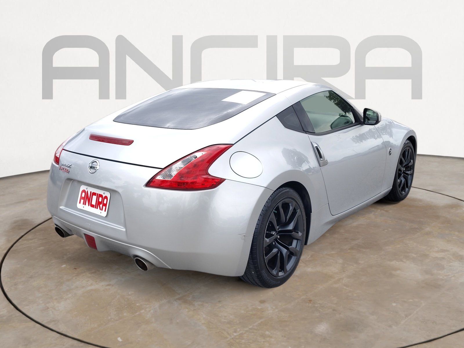 Used 2017 Nissan 370Z Coupe RWD image 13