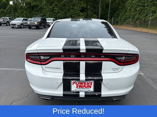 Used 2015 Dodge Charger SE RWD image 4