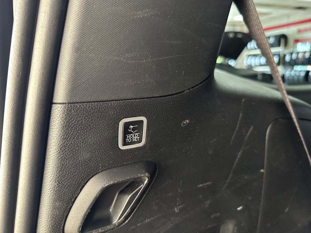 Certified 2024 Jeep Wagoneer Series II w/ Flexible Seating Group AWD/4WD image 45