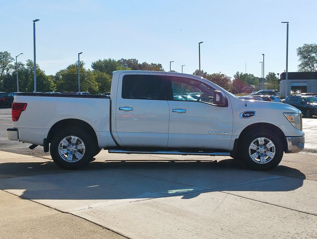 Used 2017 Nissan Titan SV AWD/4WD image 17