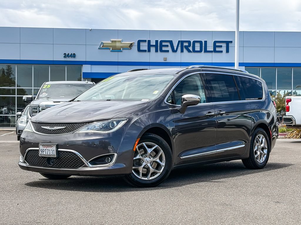 Used 2017 Chrysler Pacifica Limited w/ UConnect Theater Package FWD video 1