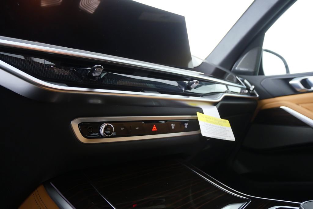 Certified 2026 BMW X5 xDrive50e w/ M Sport Package image 21