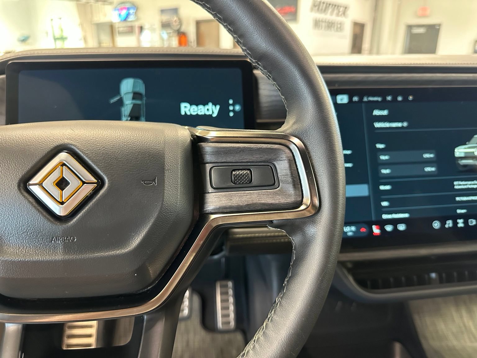 Used 2023 Rivian R1T Adventure AWD/4WD image 20