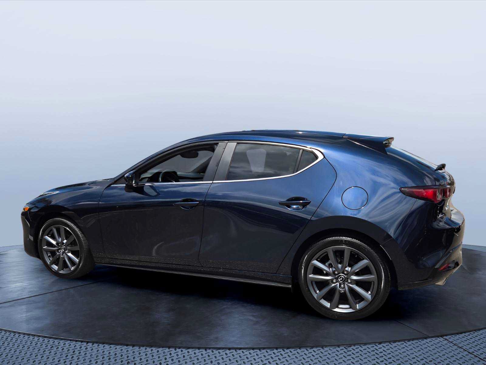 Used 2023 MAZDA MAZDA3 s FWD image 9