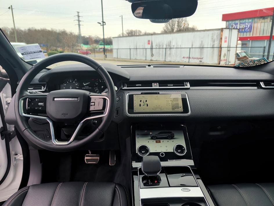 Used 2023 Land Rover Range Rover Velar R-Dynamic S image 11