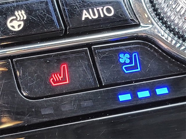 Certified 2022 Lincoln Corsair AWD w/ Equipment Group 101A image 8