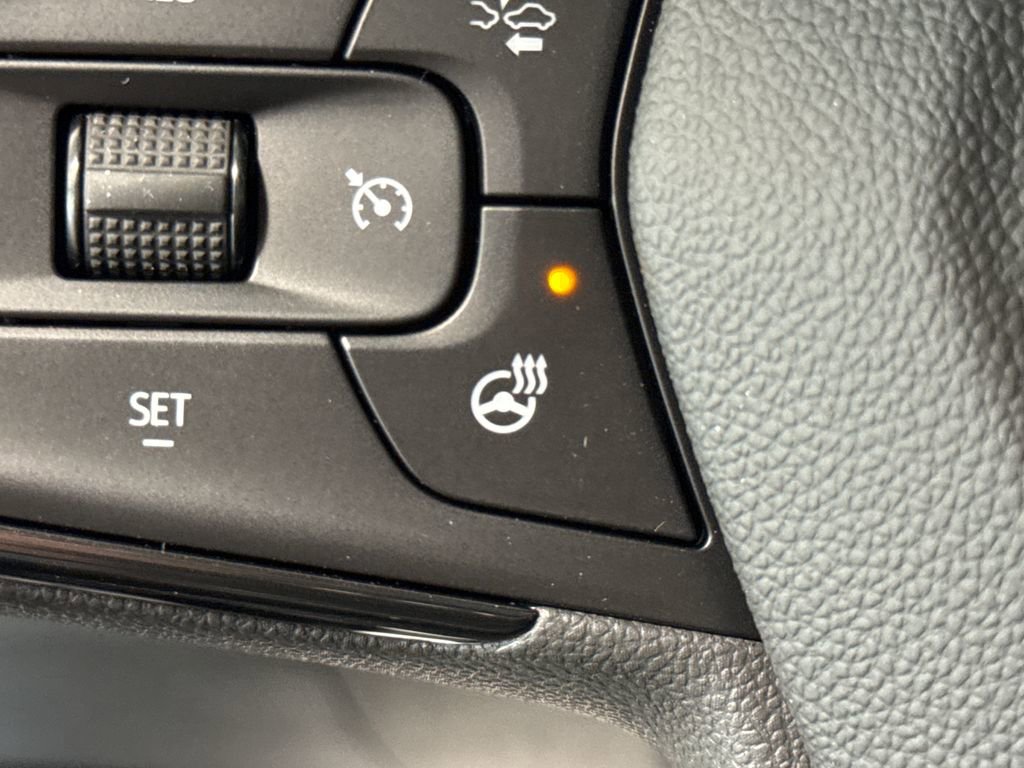 New 2026 Chevrolet Trax RS w/ Sunroof Package FWD image 4