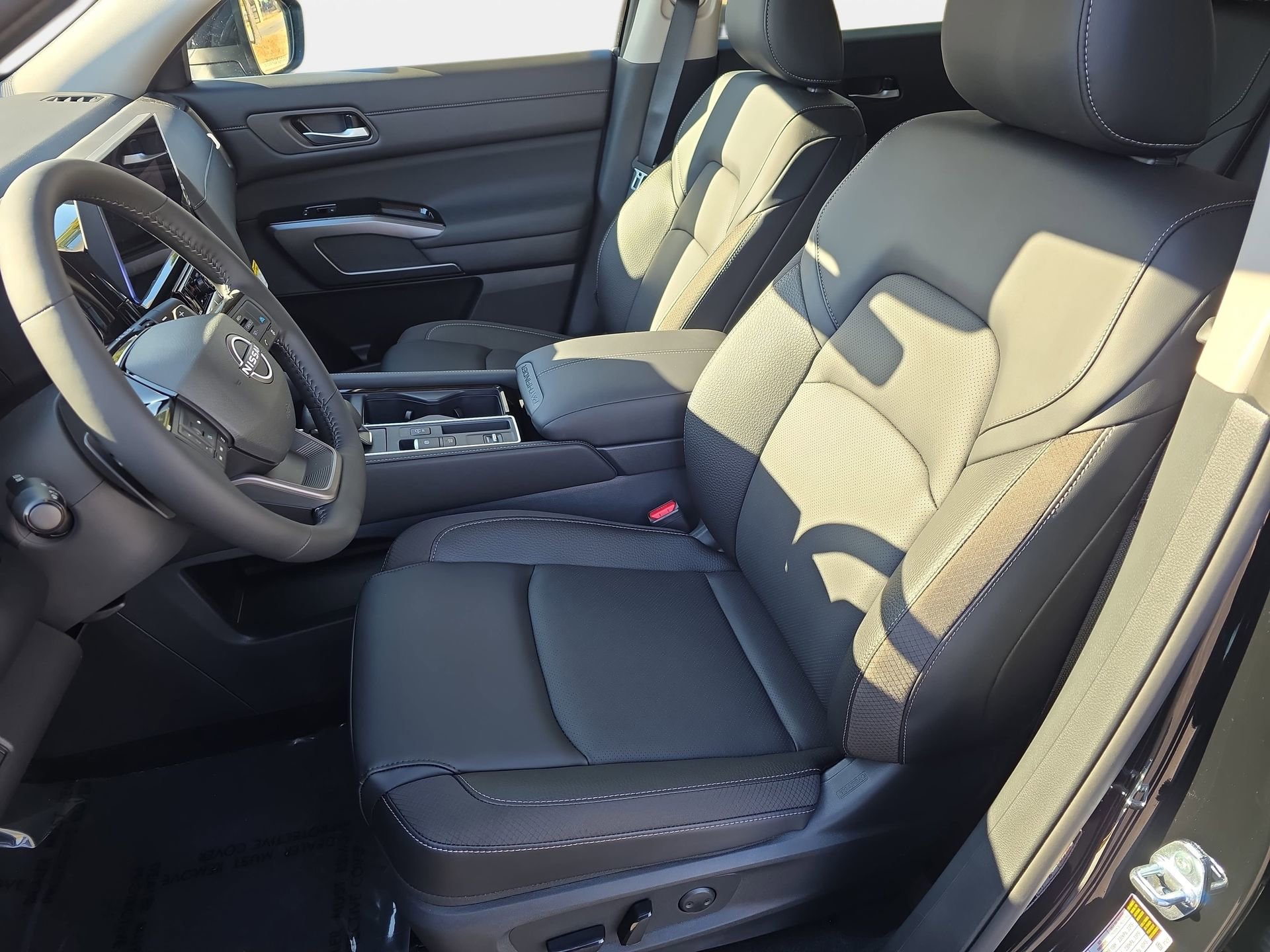 New 2026 Nissan Pathfinder SL FWD image 15