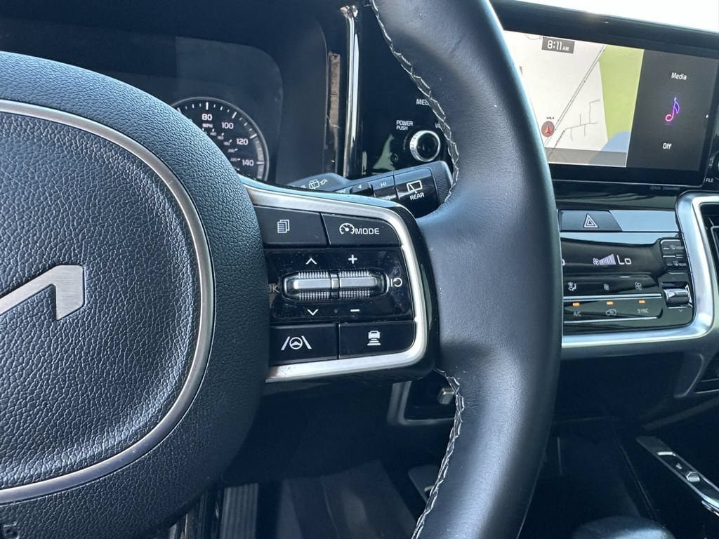 Certified 2022 Kia Sorento SX FWD image 37