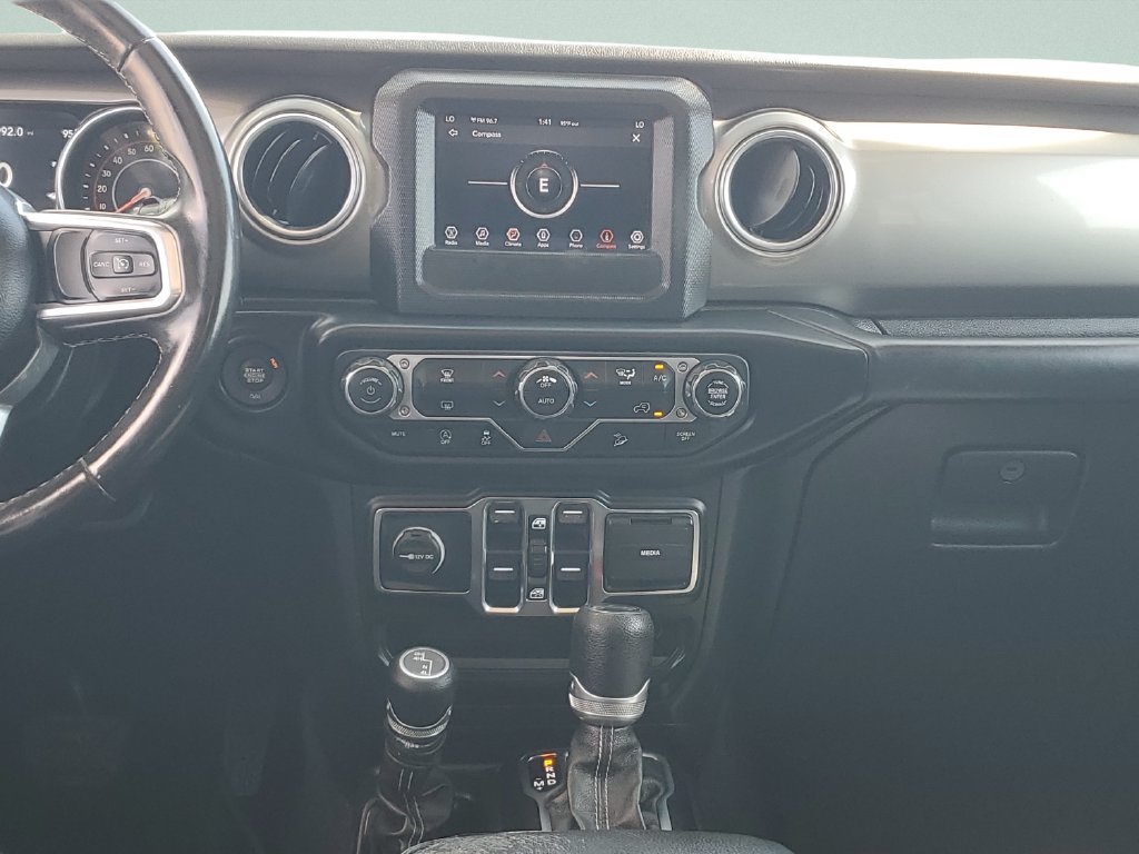 Used 2019 Jeep Wrangler Unlimited Sahara AWD/4WD image 15
