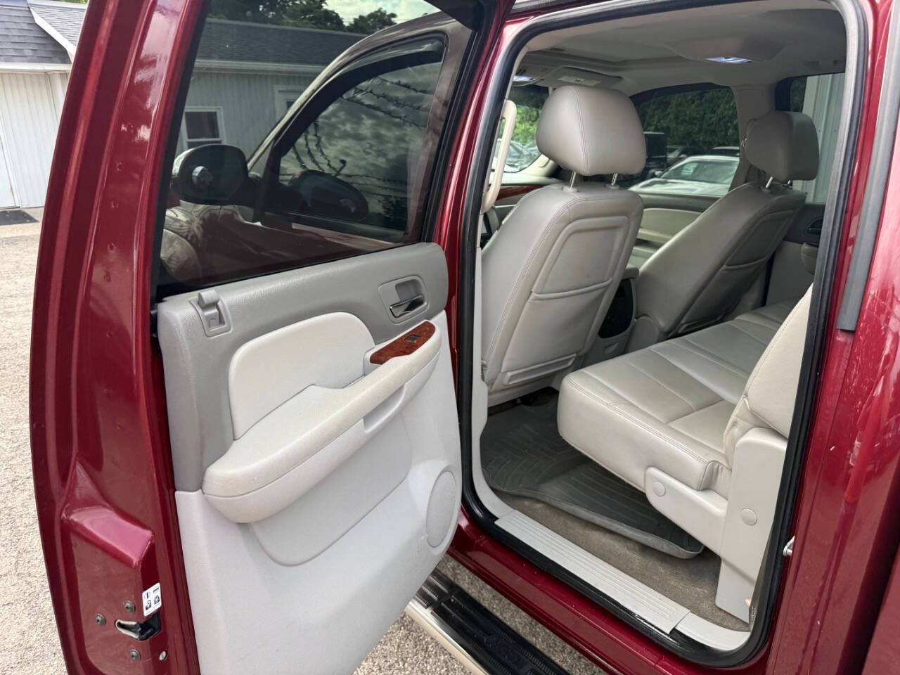 Used 2013 GMC Sierra 1500 SLT w/ LPO, Deluxe Chrome Package AWD/4WD image 13