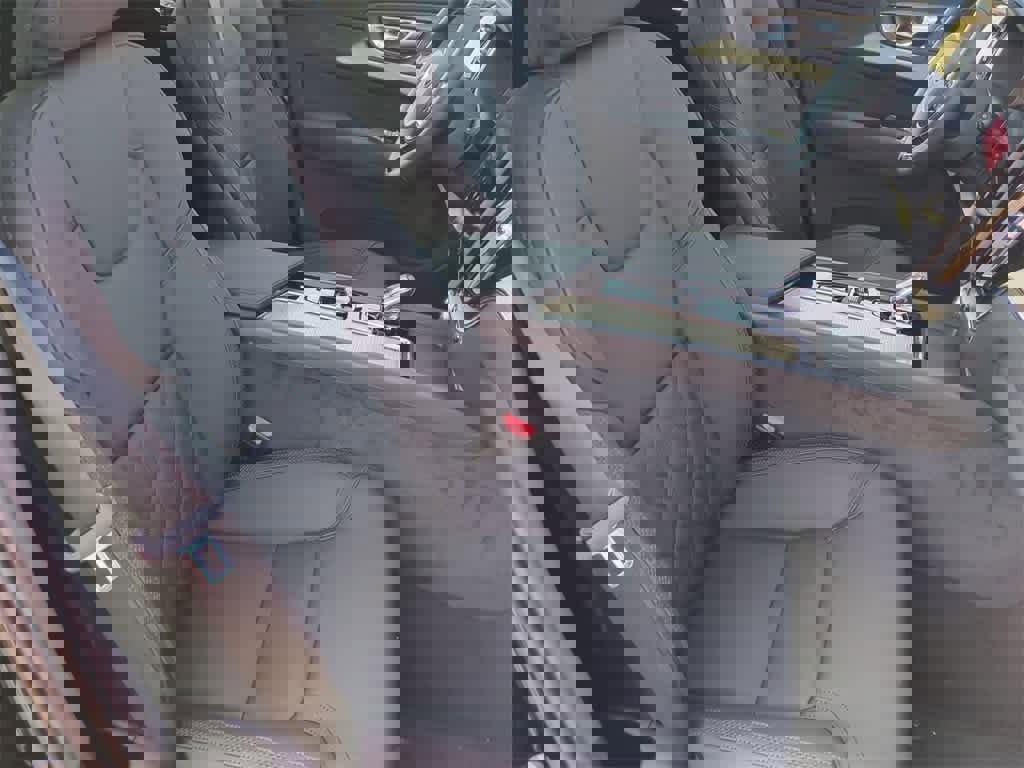 Used 2026 Volvo XC60 B5 Plus w/ Protection Package Premier image 22