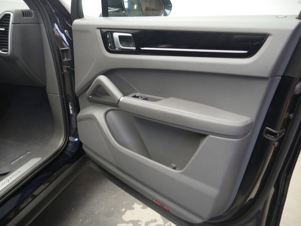 Certified 2023 Porsche Cayenne image 22